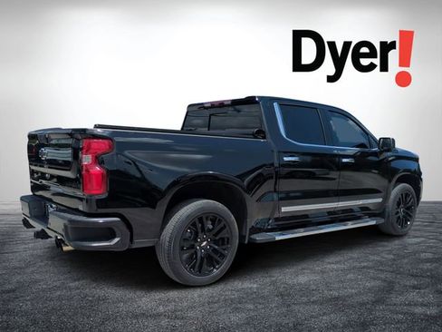 Certified 2024 Chevrolet Silverado 1500 High Country w/ High Country Premium Package AWD/4WD image 3