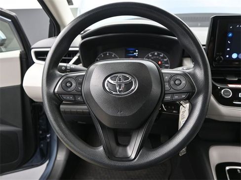 Used 2025 Toyota Corolla LE image 7