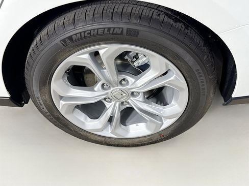 Certified 2025 Honda Accord LX image 34