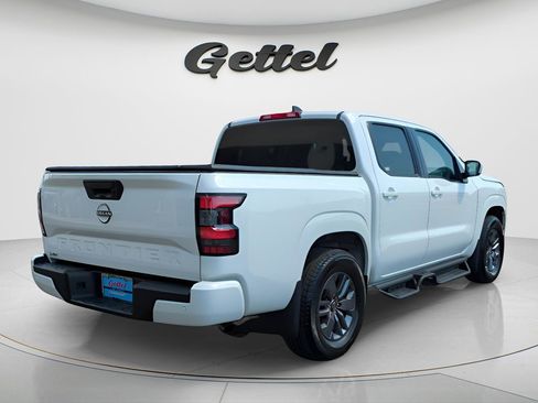 Used 2025 Nissan Frontier SV image 6