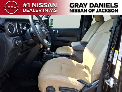 Used 2019 Jeep Wrangler Unlimited Sahara AWD/4WD image 22