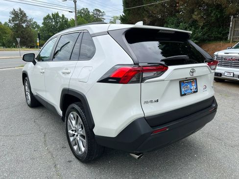 Used 2022 Toyota RAV4 XLE Premium FWD image 6