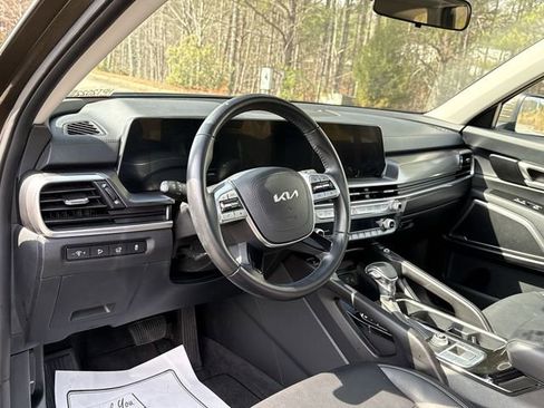 Used 2025 Kia Telluride S image 11