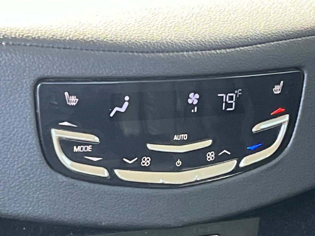 Used 2020 Cadillac Escalade Luxury AWD/4WD image 18