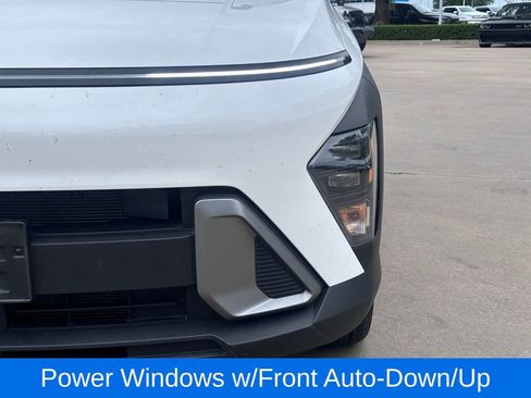 Used 2024 Hyundai Kona SEL w/ Convenience Package image 4