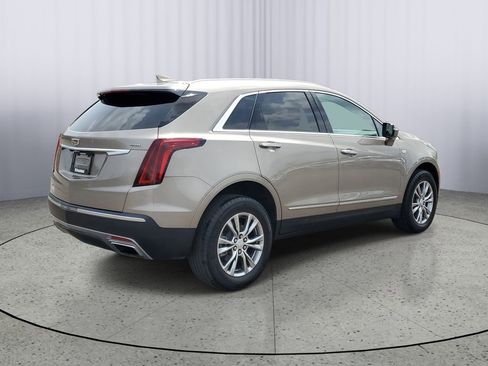 Certified 2022 Cadillac XT5 Premium Luxury AWD/4WD image 3