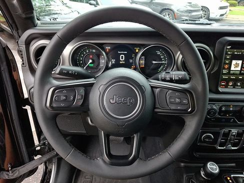 Used 2023 Jeep Wrangler Unlimited w/ Sun & Screen Package AWD/4WD image 19