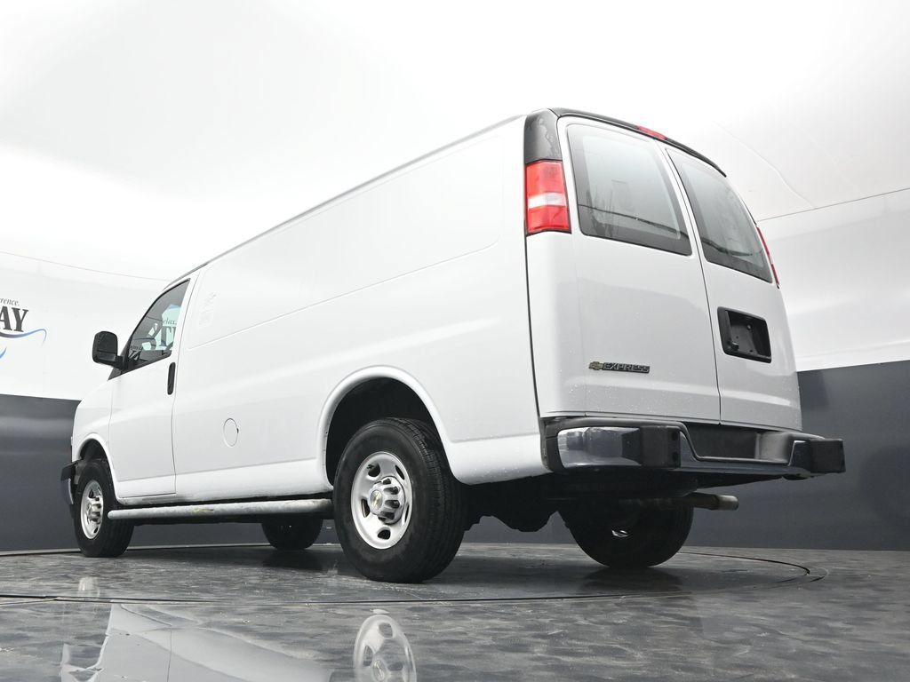 Used 2025 Chevrolet Express 2500 w/ Driver Convenience Package RWD image 30