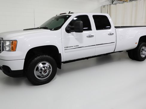 Used 2011 GMC Sierra 3500 Denali image 12