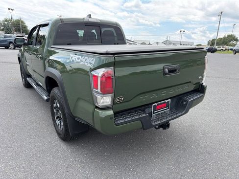Used 2021 Toyota Tacoma TRD Off-Road w/ Technology Package AWD/4WD image 3