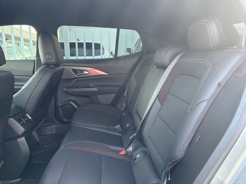 Used 2025 Chevrolet Equinox EV RS FWD image 4