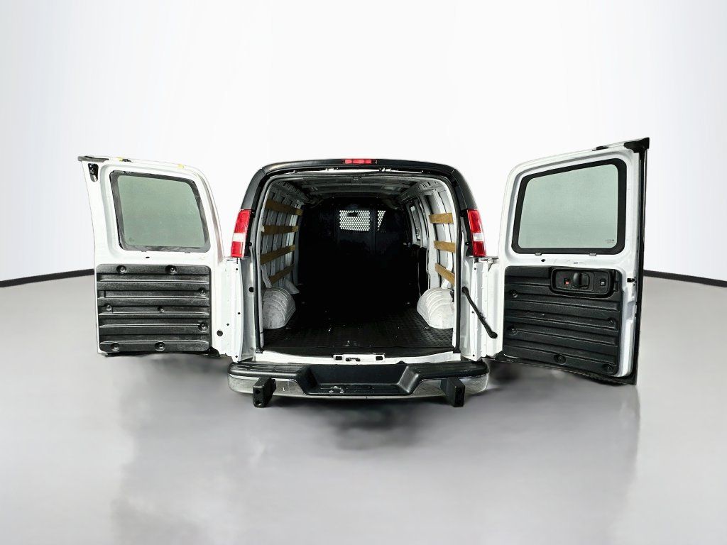 Used 2022 Chevrolet Express 2500 w/ Driver Convenience Package RWD image 27