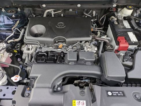 Used 2022 Toyota RAV4 XLE image 33