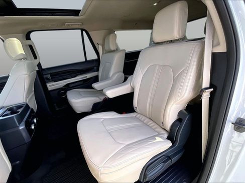 Used 2024 Ford Expedition Max Platinum AWD/4WD image 19