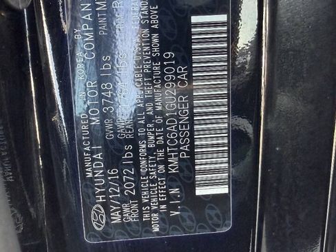 Used 2016 Hyundai Veloster w/ Option Group 02 FWD image 24