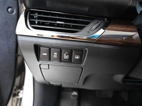 Used 2013 Toyota Avalon Limited FWD image 25