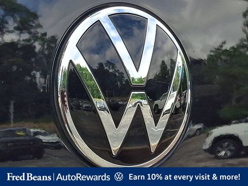 Certified 2022 Volkswagen Atlas Cross Sport SEL AWD/4WD image 37