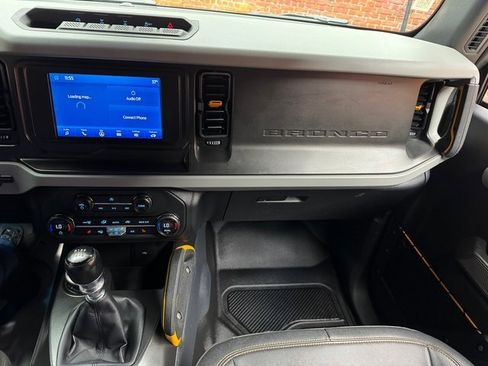 Used 2023 Ford Bronco Badlands image 17