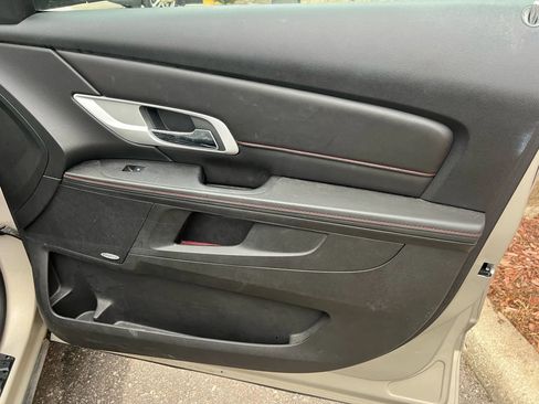 Used 2010 GMC Terrain SLT w/ Cargo Package image 20