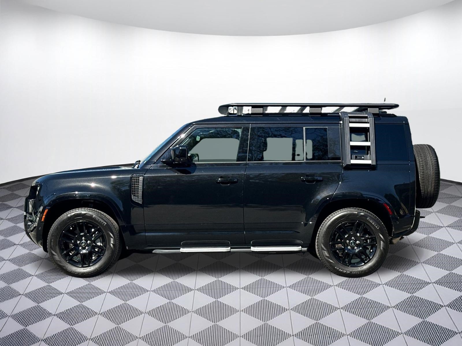 Used 2024 Land Rover Defender 110 X-Dynamic SE AWD/4WD image 2