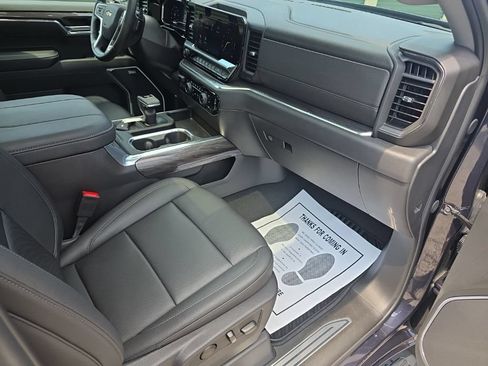 Used 2024 Chevrolet Silverado 1500 LTZ w/ Technology Package AWD/4WD image 19
