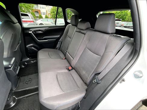 Used 2023 Toyota RAV4 SE AWD/4WD image 24