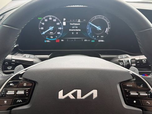 Used 2023 Kia Niro Wind FWD image 24