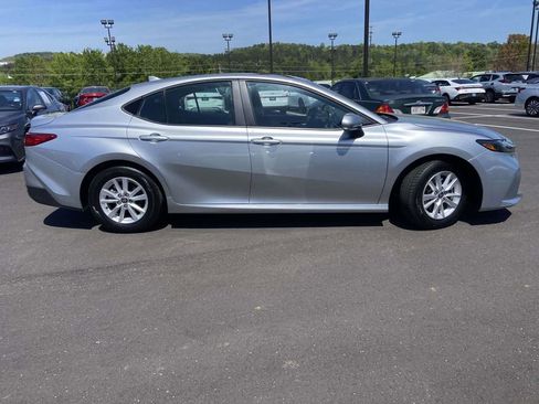 Used 2025 Toyota Camry LE image 2
