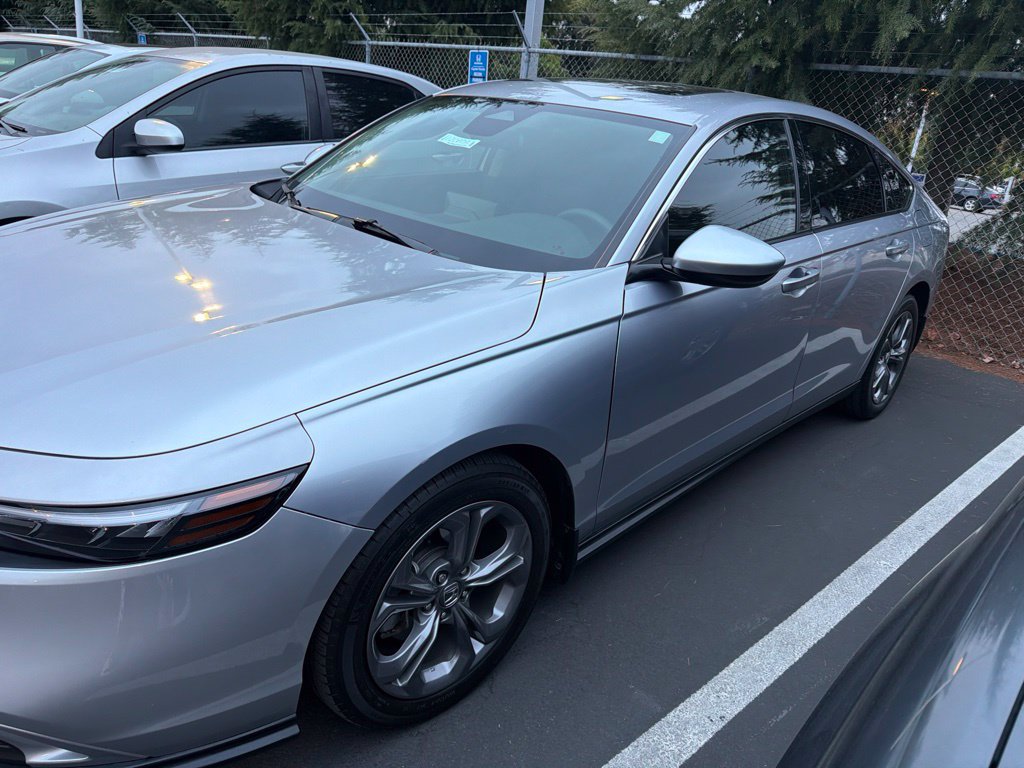 Used 2024 Honda Accord EX image 2