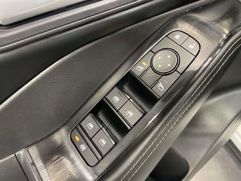 Used 2024 Nissan Rogue SV AWD/4WD image 18