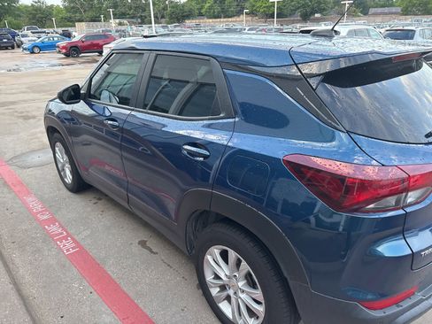 Used 2021 Chevrolet TrailBlazer LS FWD image 5
