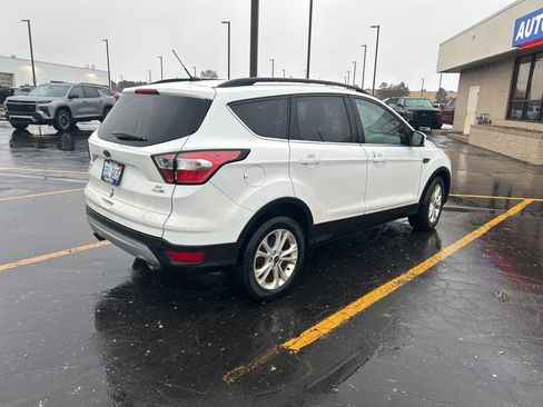 Used 2018 Ford Escape SE image 5