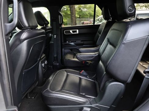 Used 2020 Ford Explorer XLT w/ Equipment Group 202A AWD/4WD image 24
