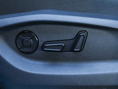 New 2026 Volkswagen Tiguan SE R-Line image 22