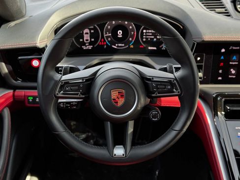 Used 2024 Porsche Panamera image 40