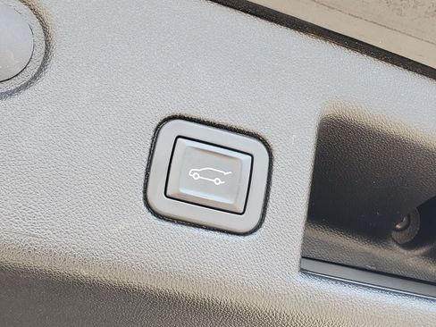 Used 2019 Chevrolet Equinox LT w/ Driver Convenience Package FWD image 28