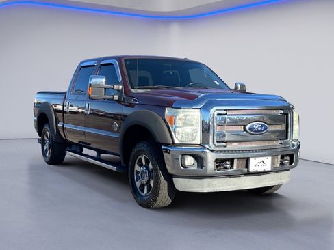 Used 2011 Ford F250 Lariat w/ Chrome Pkg image 9