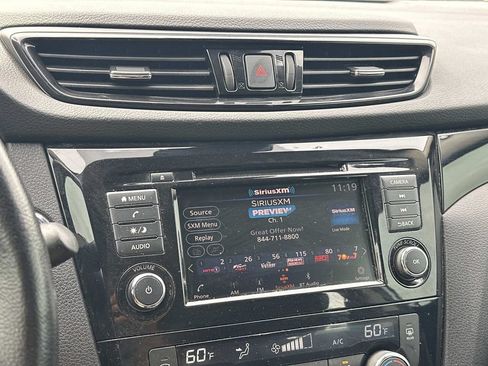 Used 2021 Nissan Rogue Sport SV FWD image 29