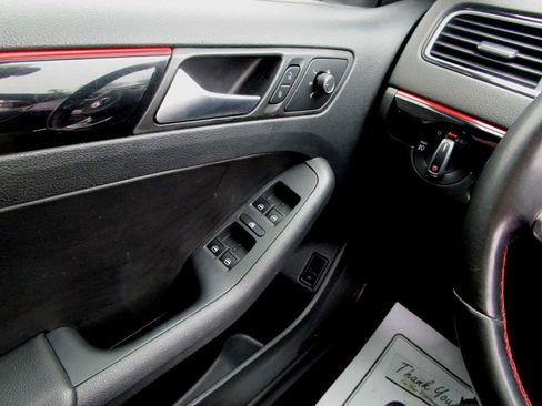 Used 2018 Volkswagen Jetta GLI image 30