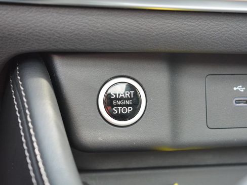 Used 2023 Nissan Rogue SL AWD/4WD image 16