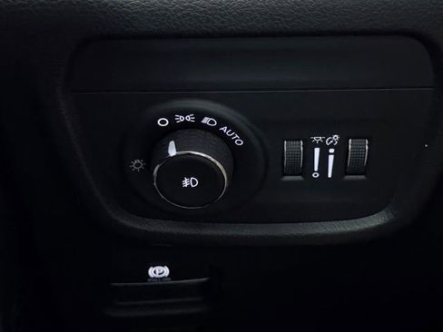 Used 2022 Jeep Grand Cherokee L Summit w/ Advanced Protech Group IV AWD/4WD image 40