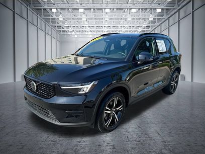 Used 2024 Volvo XC40 B5 Core