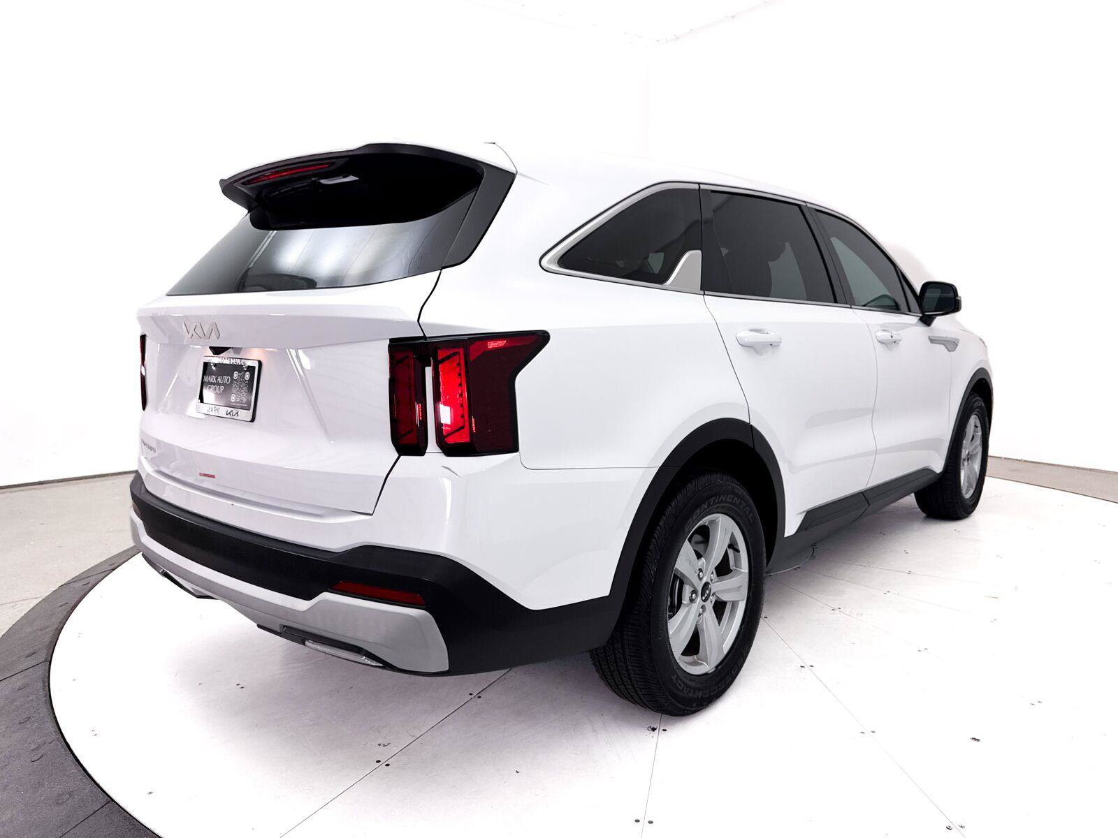 Used 2025 Kia Sorento LX FWD image 18
