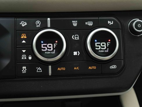 Used 2024 Land Rover Defender 110 X-Dynamic SE AWD/4WD image 33