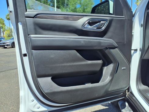Used 2023 Chevrolet Tahoe Z71 w/ Luxury Package AWD/4WD image 19