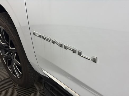 Used 2026 GMC Yukon Denali w/ LPO, Floor Liner Package AWD/4WD image 21
