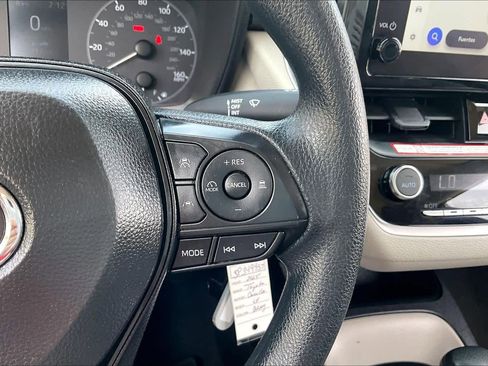 Used 2025 Toyota Corolla LE image 24
