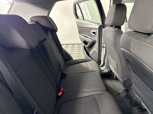 Used 2018 Chevrolet Trax LS FWD image 29