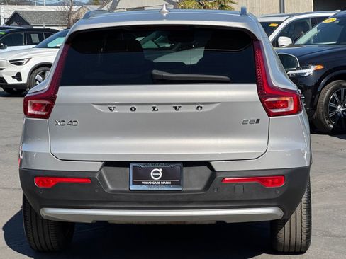 Certified 2025 Volvo XC40 B5 Core image 8