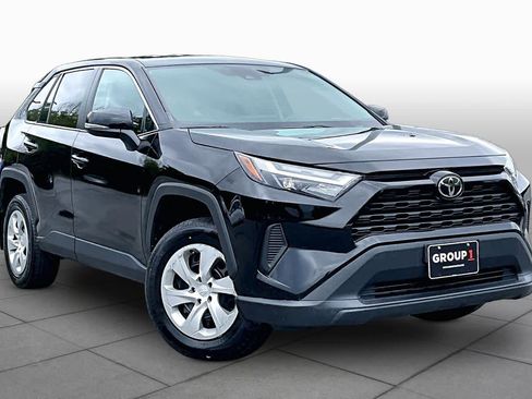 Used 2023 Toyota RAV4 LE AWD/4WD image 3